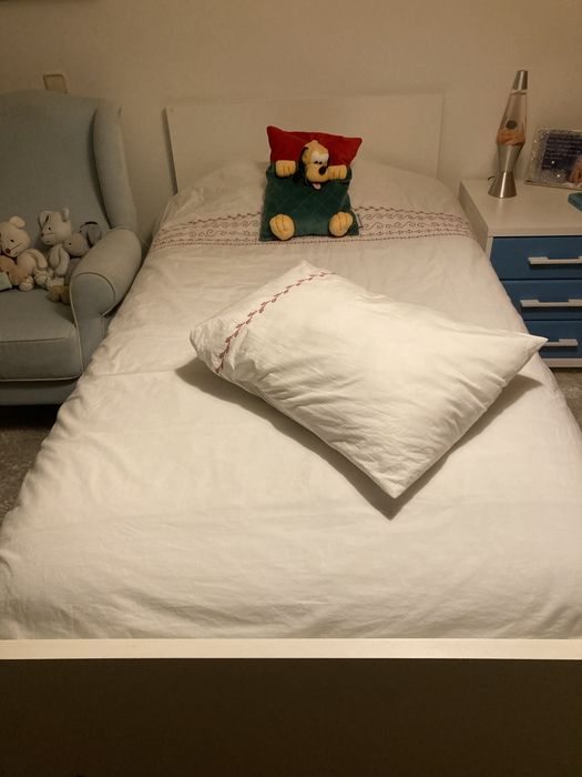 Mobilia completa de criança