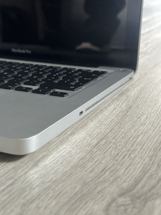 MacBook Pro 13.3” i7  750GB (avaria)