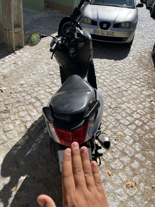 Vendo mota nmax125 e mais um bocado