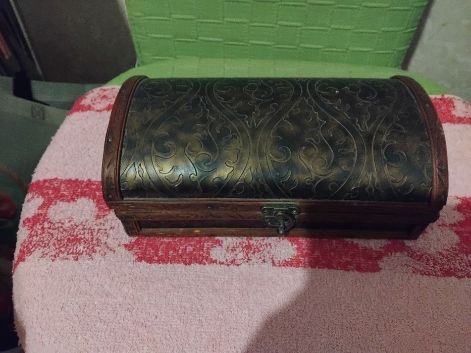 Шкатулка старинная продам