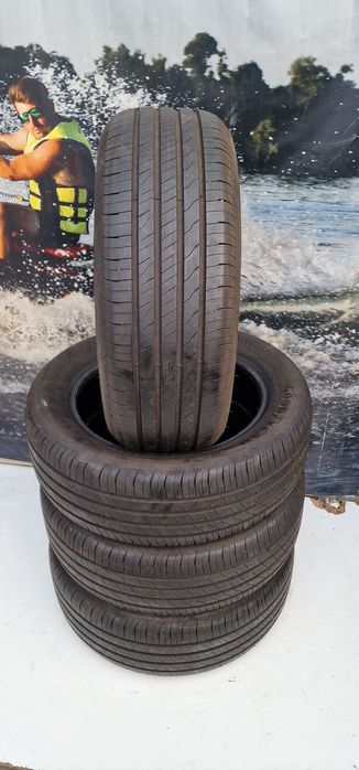 P22 4 x 215/55R17 Goodyear Efficient Grip Performance 2 98W XL letnie