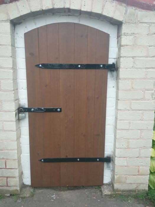 Двері в (льох, гараж, хлів)