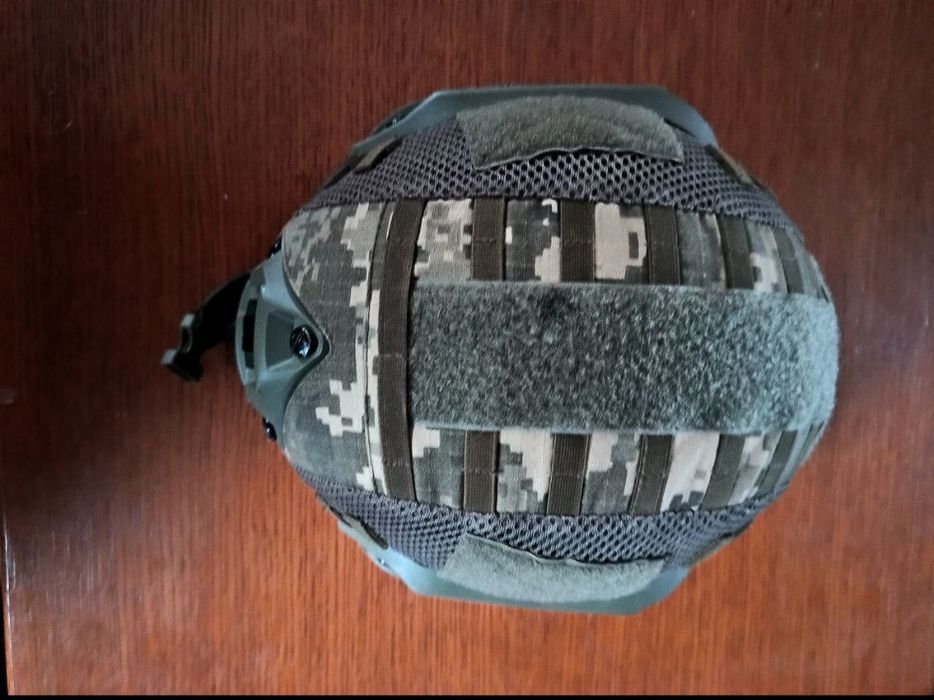 Шолом тактичний.            .