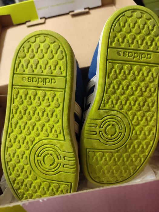 Sapatilhas quase novas