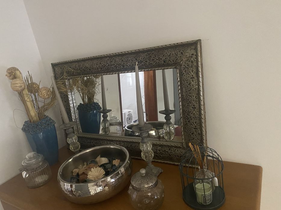 Urgente! Espelho com moldura trabalhada prateada