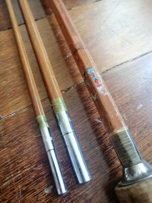 Cana de pesca em bambu antiga