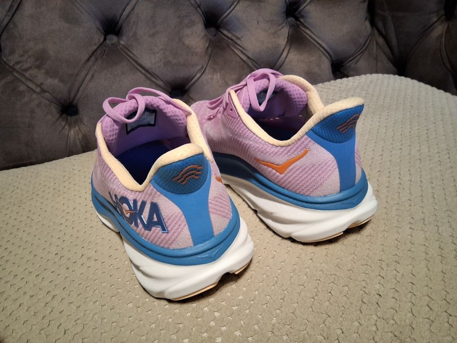 Hoka Clifton 9 . Розмір 44 28см устілка до загину. Оригінал