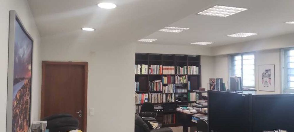 Recheio completo de escritório/ atelier com particularidades imperdiveis.