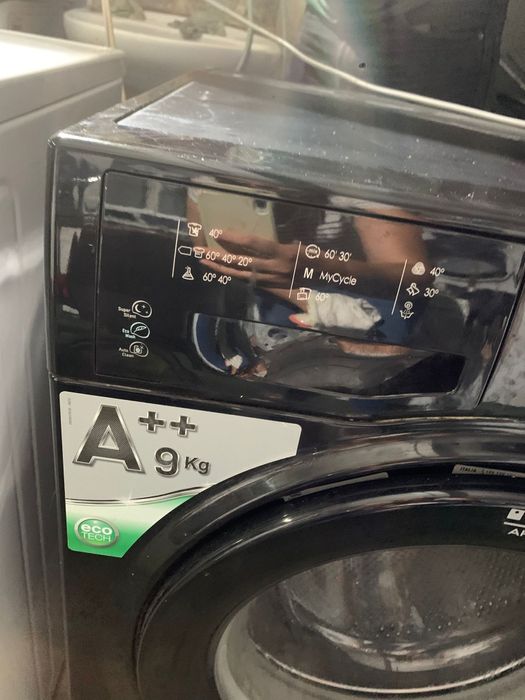 maquina de lavar AEG preta