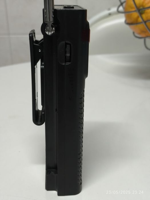 Rádio portátil de mão Novo