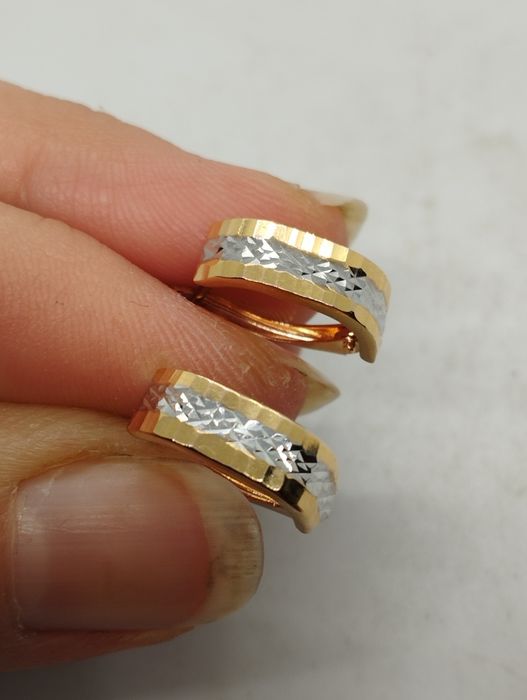 Золотые сережки 1.42 грамма