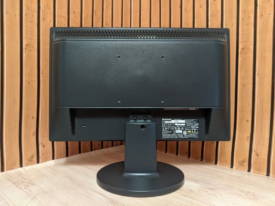 Продам монітор Lenovo D186wA (18.5")