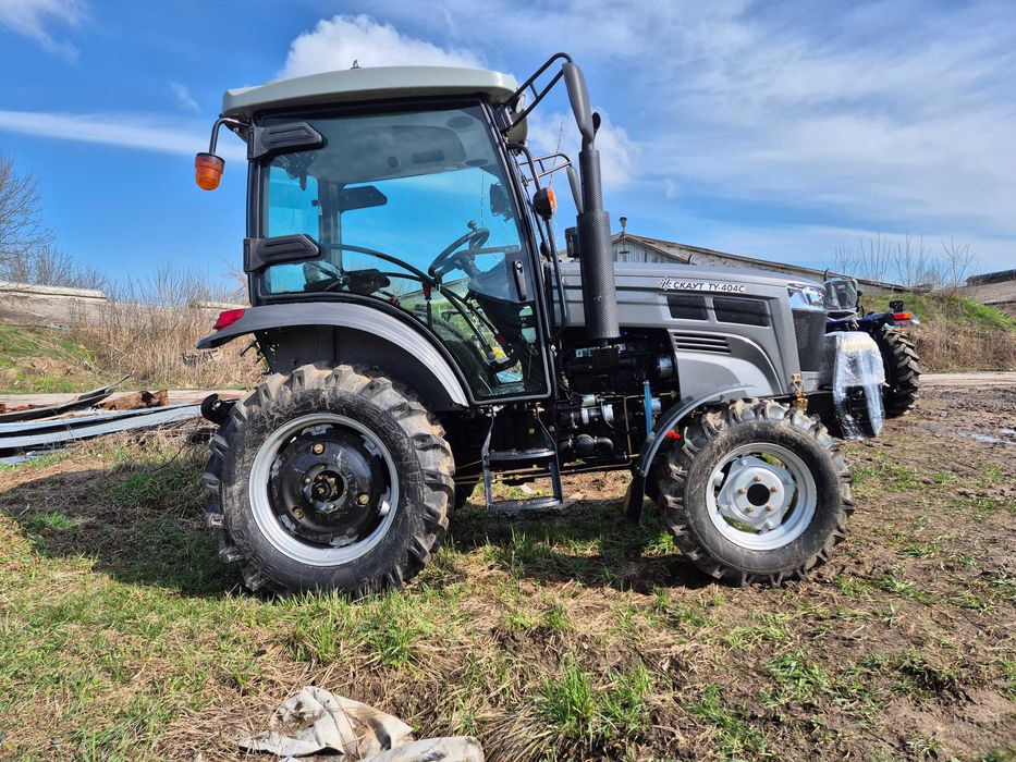 Трактор Скаут 404С 2025 года обшитая кабина