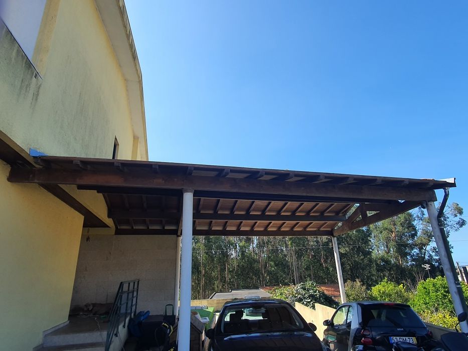Alpendre em madeira