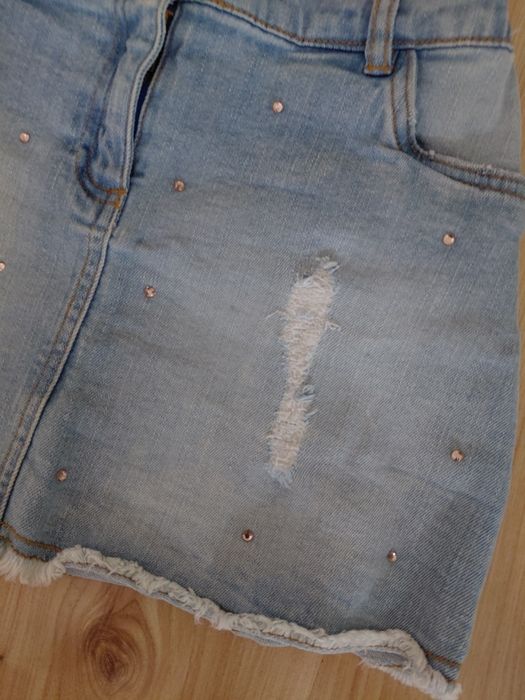 Dziewczęca spódniczka jeans
