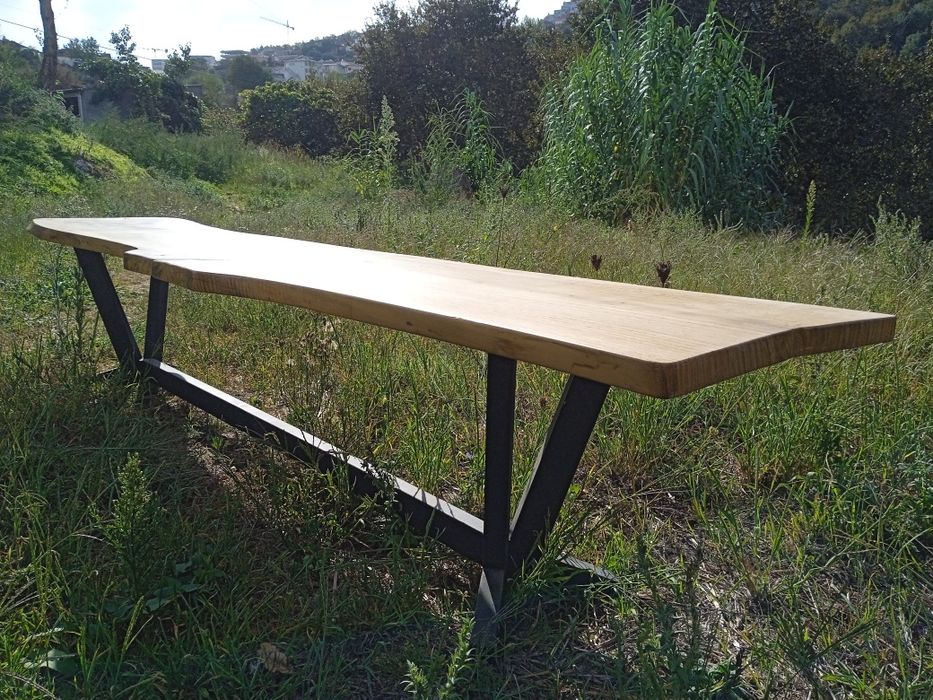 Banco/Mesa central ou de apoio