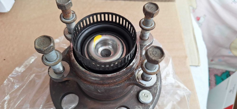 Подшипник ступичный на Kia ceed Hyundai i30