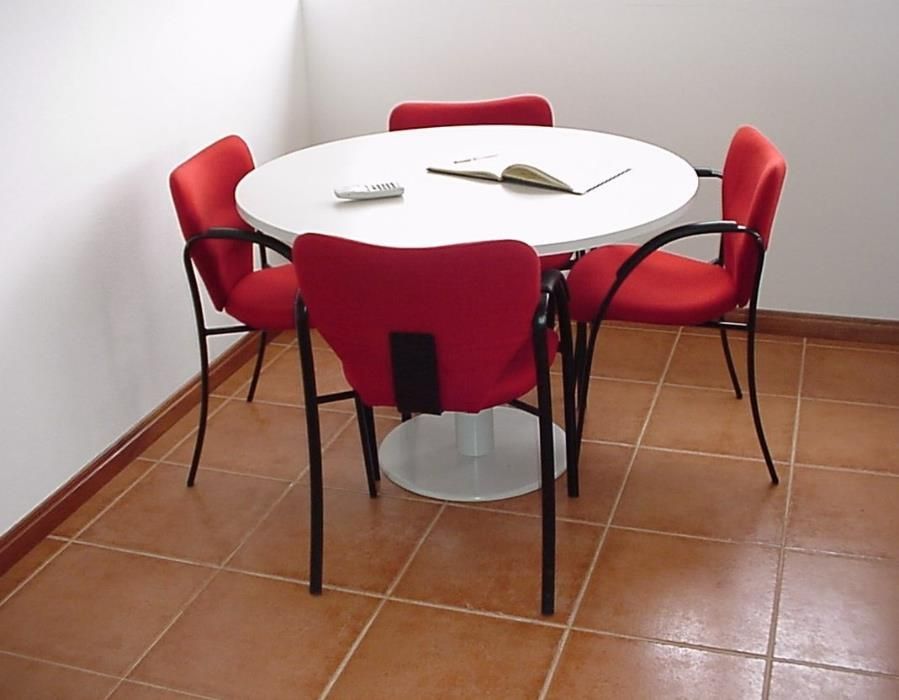 Mesa Redonda para Sala de Reunião 1100x750mm Melamina (Nova)