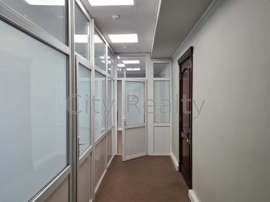 Офіс 327 м.кв. Вул. Ігорівська 12Б Поділ метро Поштова Площа Без%