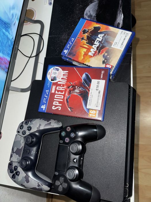Vendo minha Ps4 em bom estado