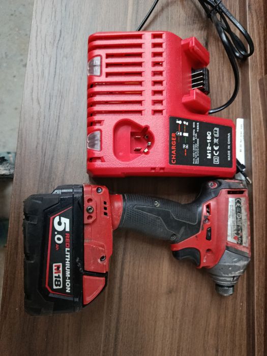 Sprzedam klucz udarowy Milwaukee m18