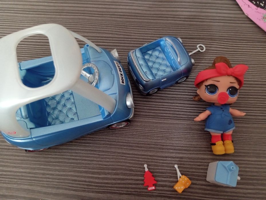 Lol surprise furniture samochód