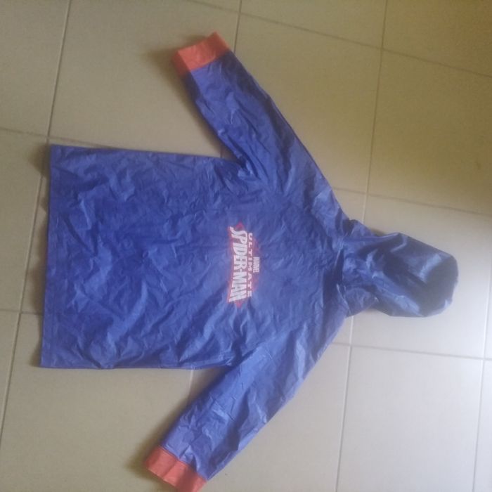Płaszczyk przeciwdeszczowy na 104 cm Spiderman