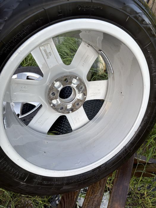 Felgi aluminiowe 17 cali Audi opony zimowe