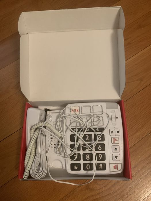 Telefone fixo senior e criancas