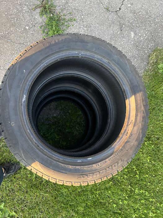 Продам зимнюю резину TORQUE 215/55/17