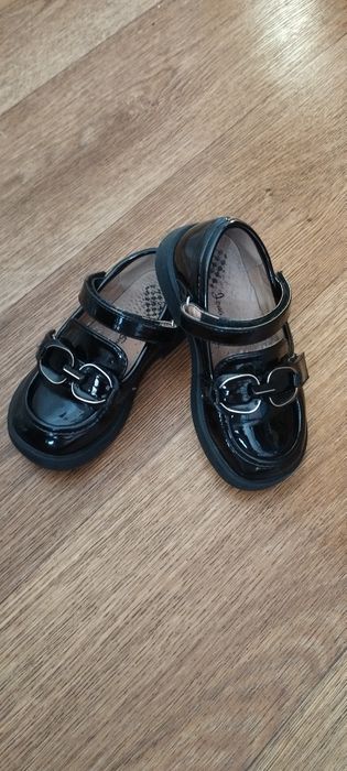 Лофери туфлі 26 р. лакові