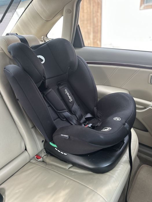 Дитяче автокрісло Lionelo IZZY I-SIZE BLACK CARBON