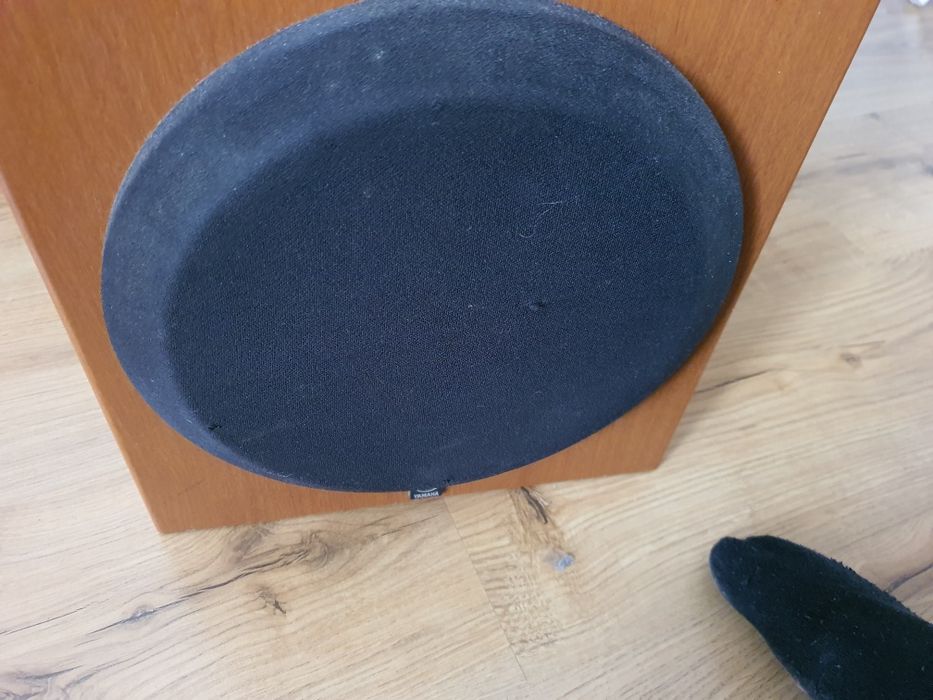 Yamaha  subwoofer yst sw012