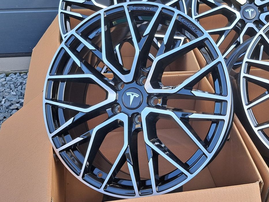 Alufelgi Nowe 19 5x114,3 TESLA Y  CNC CA20