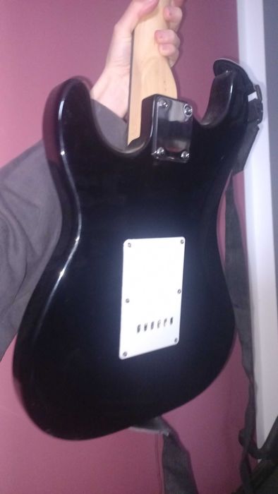 Gitara elektryczna czarna