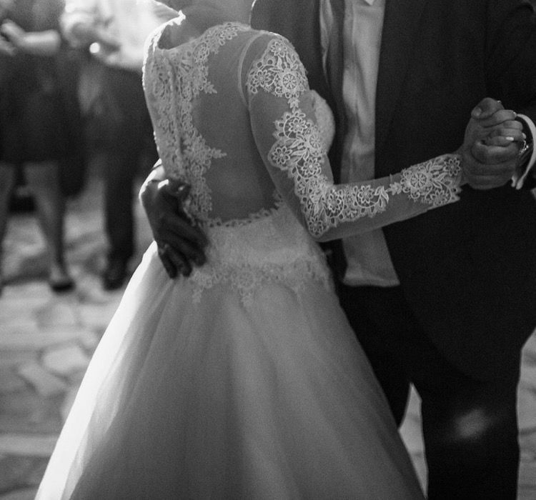 Suknia ślubna księżniczka piękna koronka długi rękaw