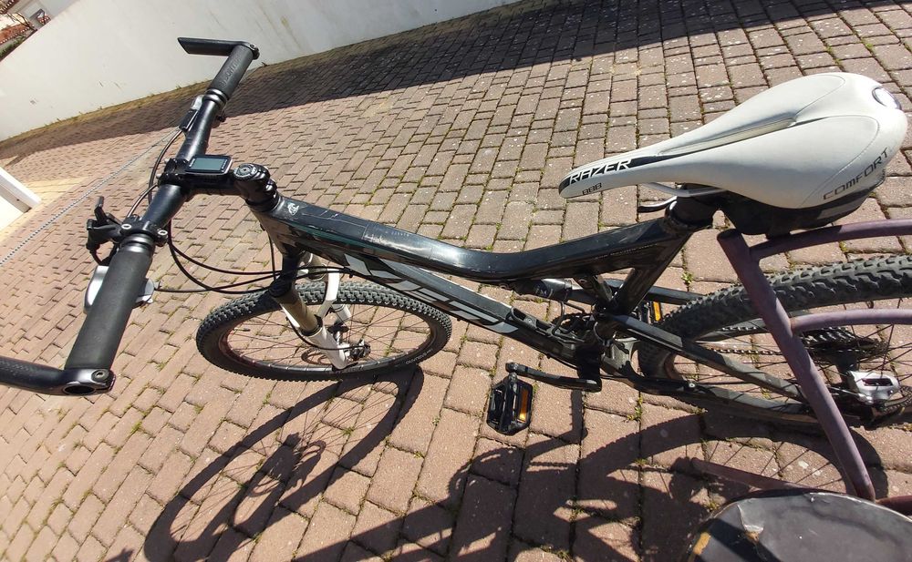 Bicicleta BTT Carbono