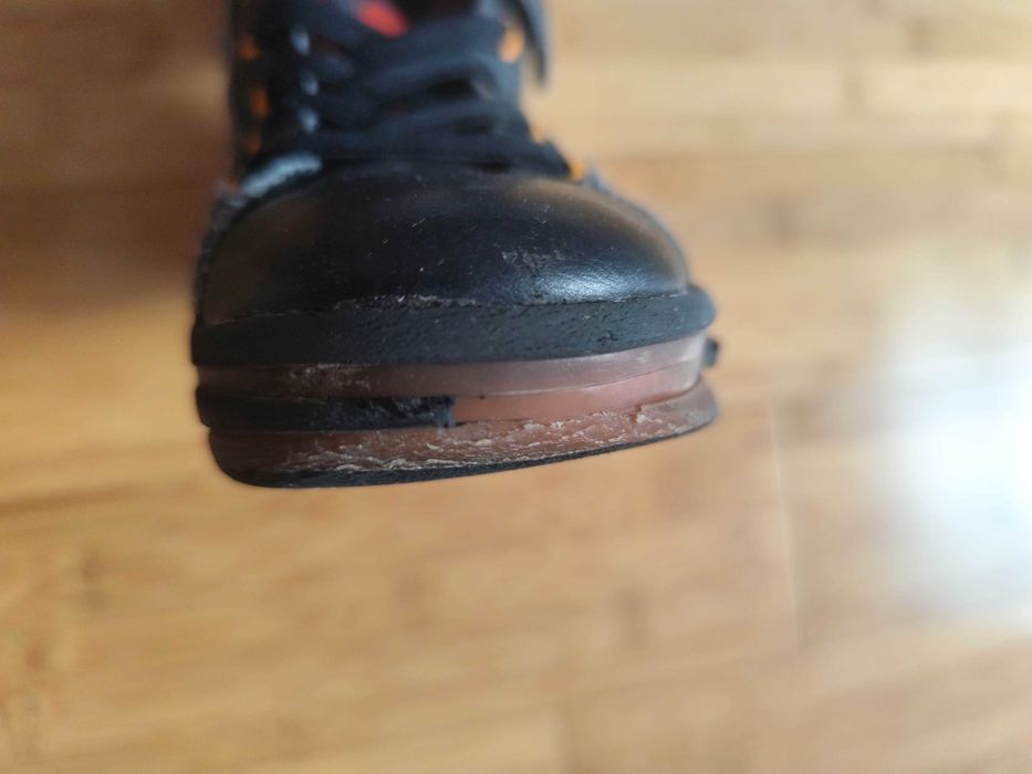 Buty jesienne Geox ze świecącą podeszwą rozmiar 29.