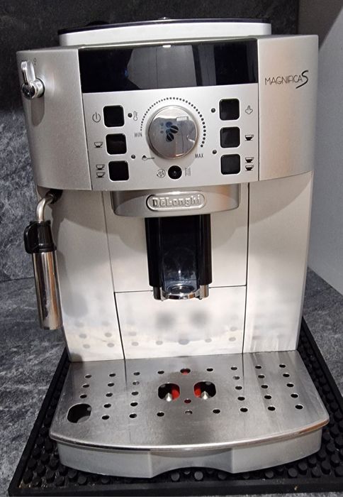 Ekspres Delonghi Magnifica ecam 22.110 SB