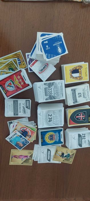 Varios cromos e colecções