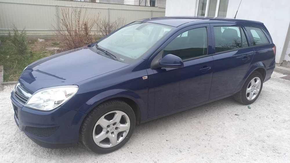 Авто Опель Астра 2009