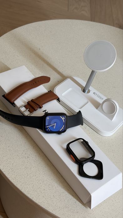 Apple Watch SE (GPS + Cellular) 44mm
