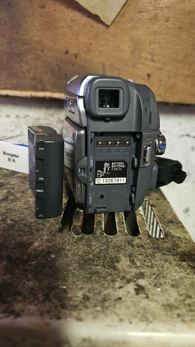 Відеокамера JVC GR-D720E