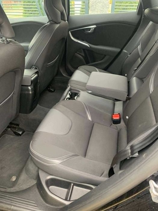 Volvo v40 D2 2015