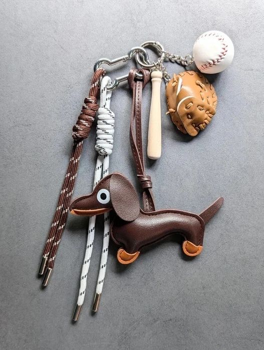 Duży brelok jamnik viral jakość y2k coquette pies kość kij baseball