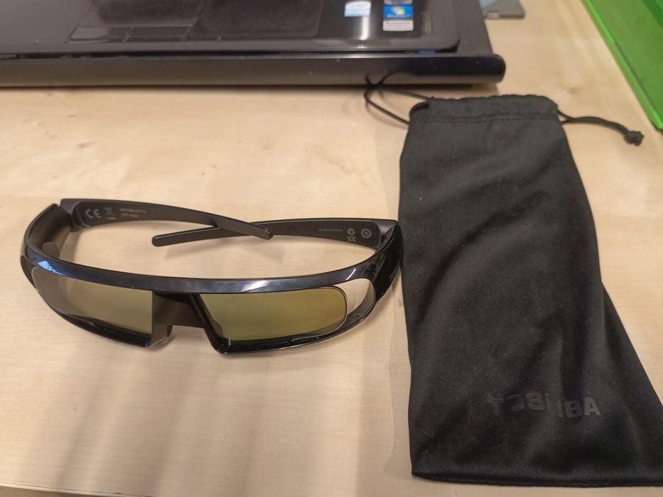 Sprzedam okulary Toshiba 3D