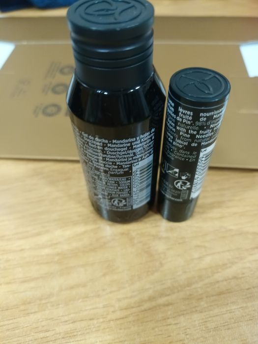 Conjunto gel duche 50ml e bálsamo para os lábios yves rocher