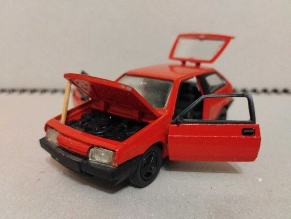 модель ВАЗ-21 08 сделано в СССР масштаб 1:43