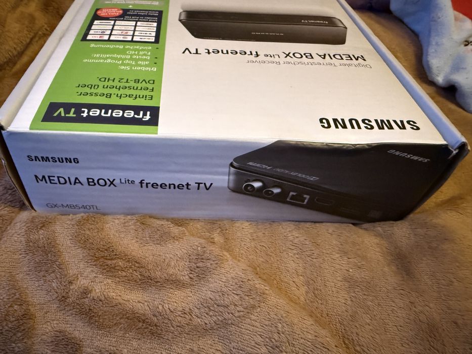 Dekoder DVB-T2 HD Samsung GX-MB540TL, komplet + gratis Wi-Fi adaptet