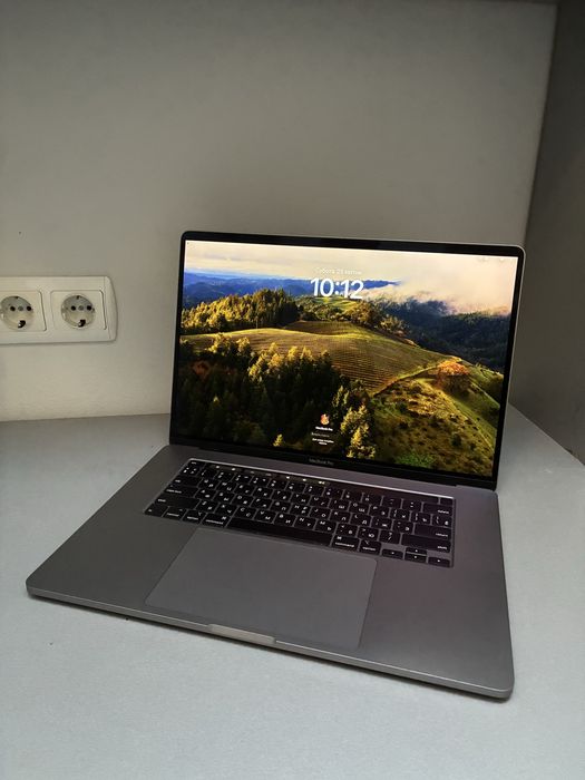 MacBook Pro 16" (2019) Core i9, 16gb RAM, 1tb SSD, AMD 5500M 4gb